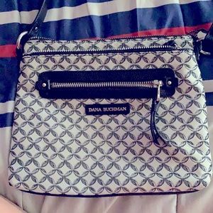 Dana Buchman print purse.. great condition!